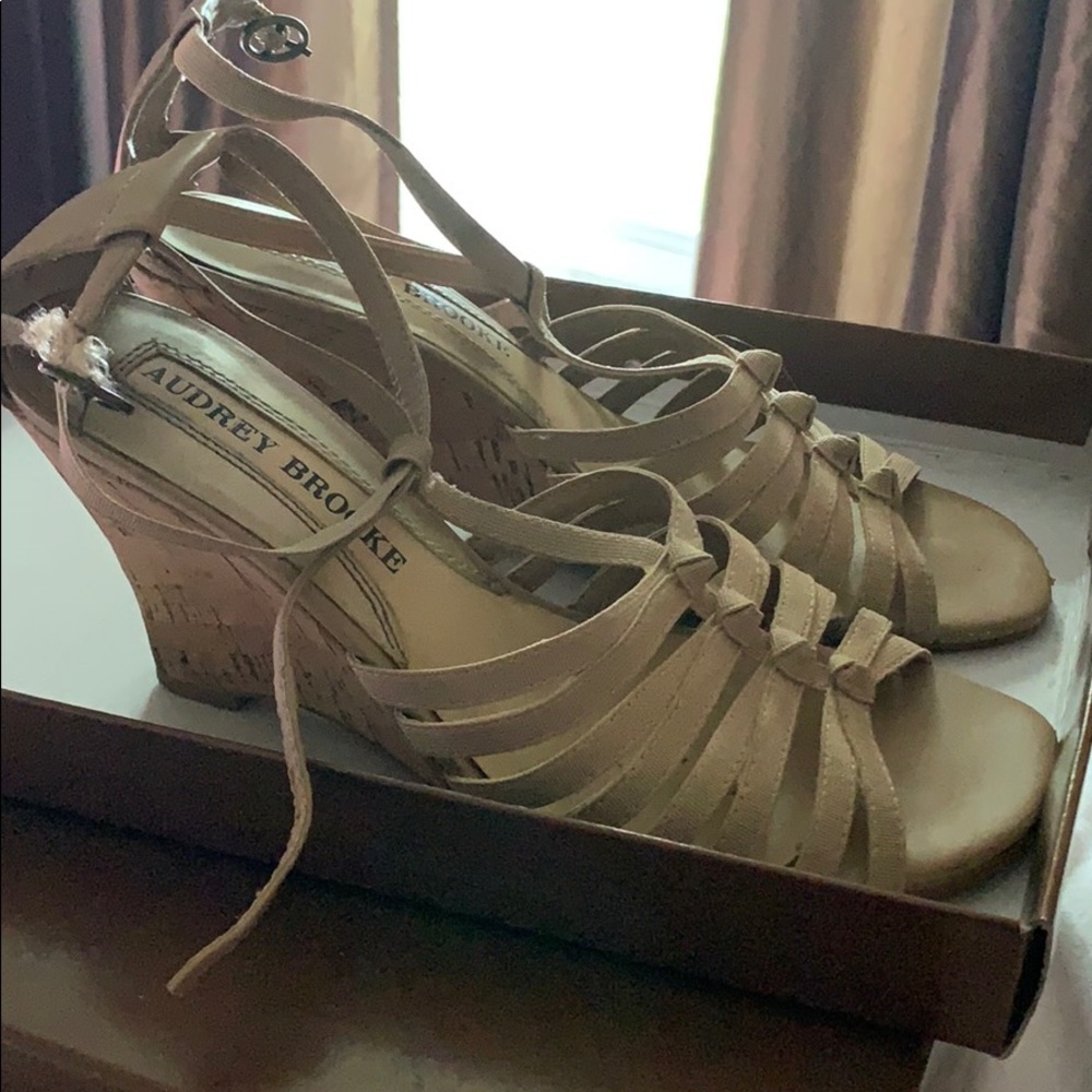 Strappy tan wedges